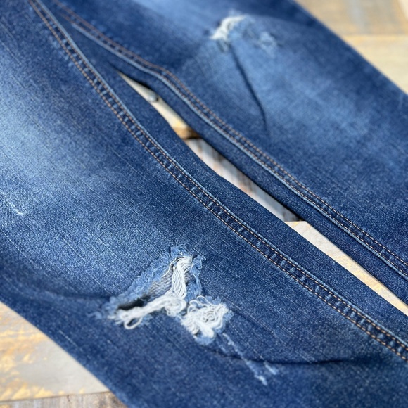 Like New ✵☽Free People☾✵ Distressed < Great Heights > Frayed Blue Jean | 26 XS 2 - Picture 12 of 16